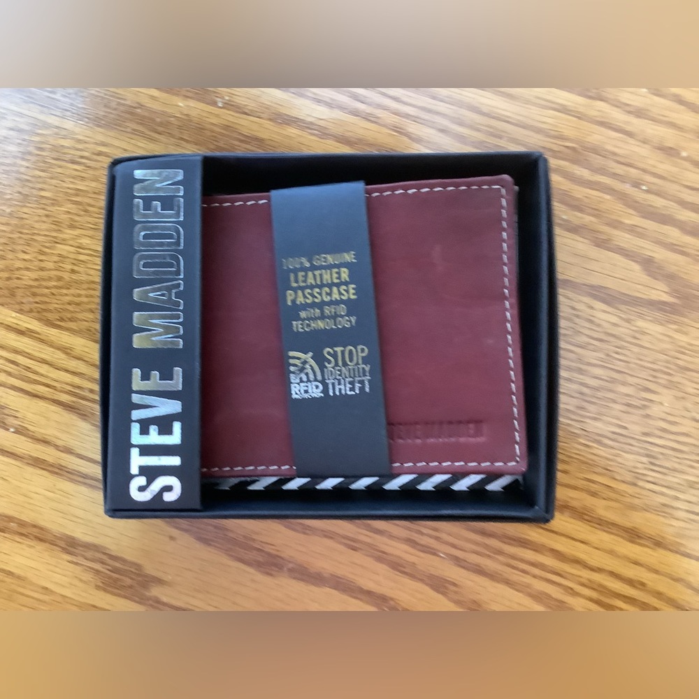 Steve Madden 100% Genuine Leather Wallet with RFID NWOT